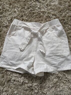 Girl’s White Tie-Waist Casual Shorts
